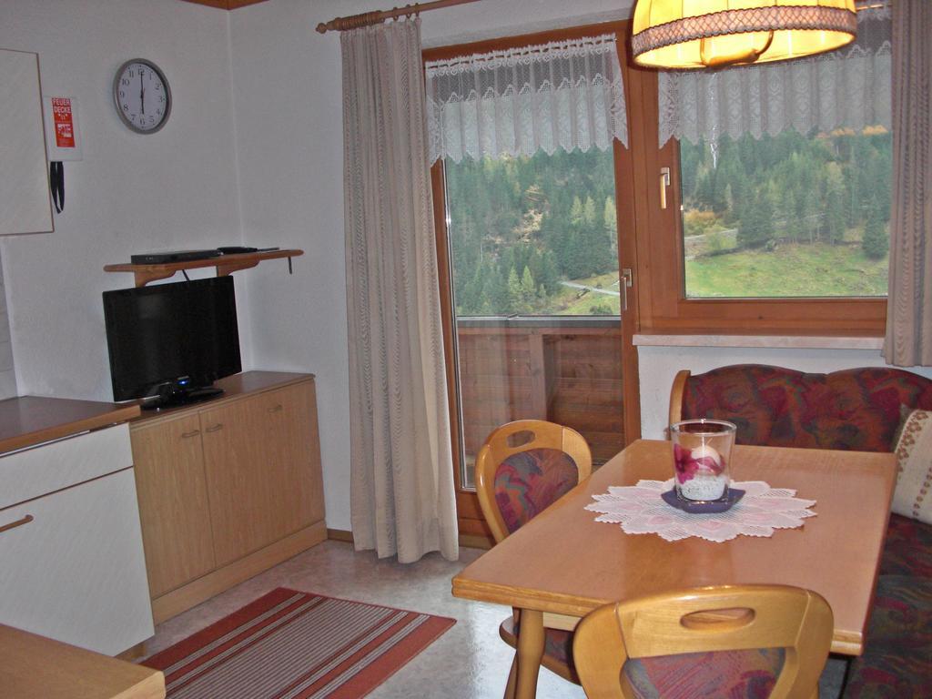 Haus Marita Apartment Sankt Leonhard im Pitztal Room photo